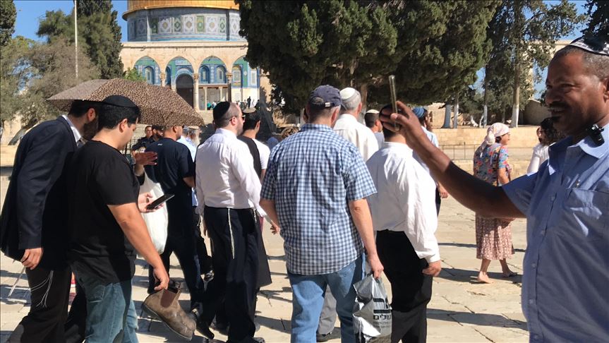 Over 900 Jewish settlers storm Al-Aqsa complex