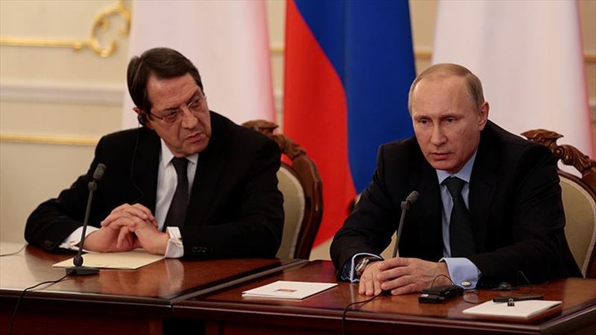 Putin holds phone talk with Greek Cypriot leader