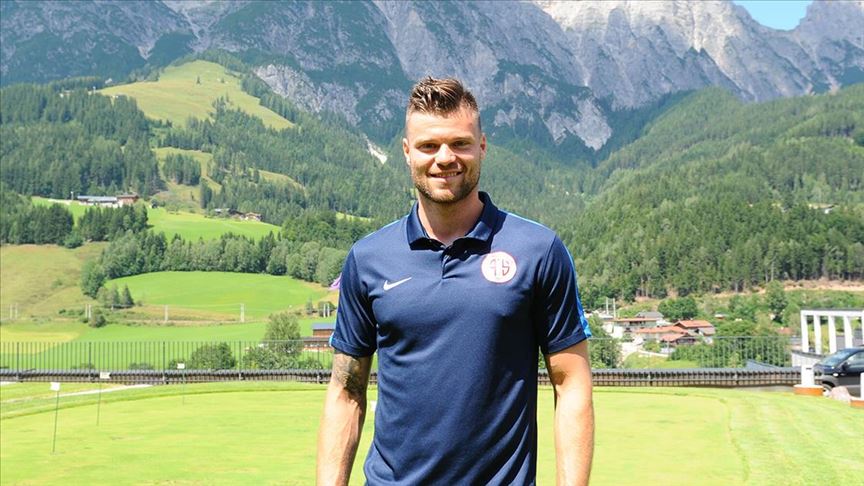 Celustka, Sparta Prag'a transfer oldu