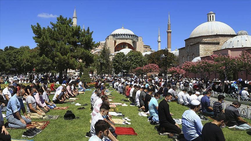 حضور گسترده نمازگزاران در مسجد ایاصوفیه استانبول