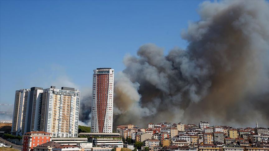 Maltepe'de askeri alanda çıkan yangın söndürüldü