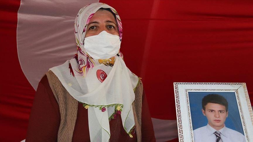 Dayikên Diyarbekirê di eydê da bi hesreta ewladên xwe ne