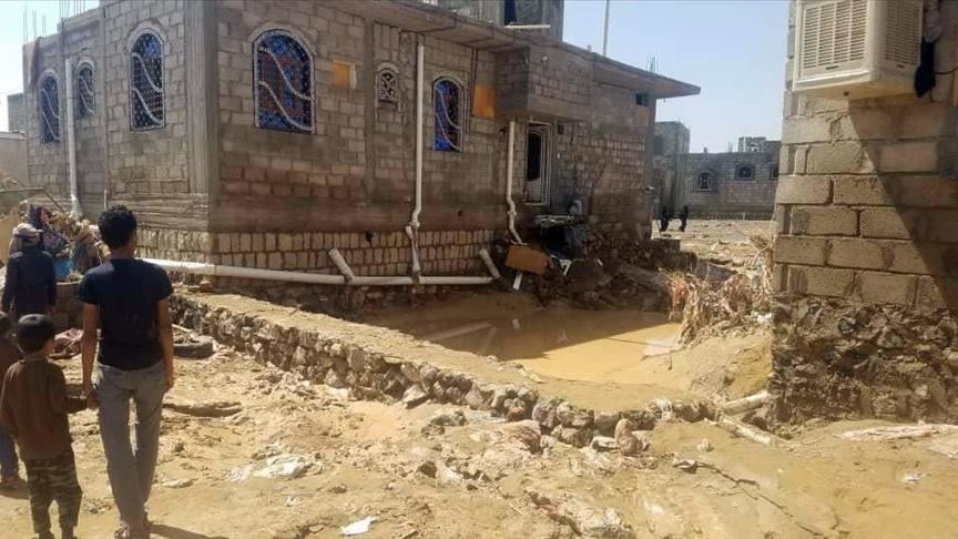 اليمن.. الحوثيون يوجهون نداءً لإنقاذ صنعاء من السيول