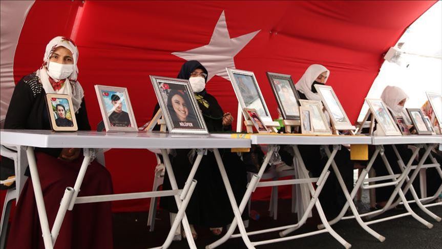 Турција: Протест на семејствата против ПКК и за време на бајрамските празници 