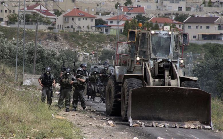 إسرائيل تجرّف أراض فلسطينية جنوبي الضفة