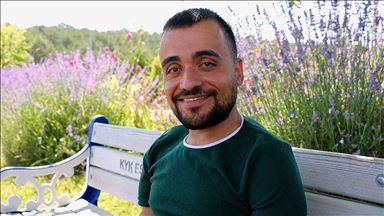 7 yılda geçirdiği 5 ameliyattan sonra, önce yürümeyi sonra araç kullanmayı öğrendi