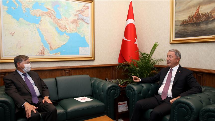 وزير الدفاع التركي يلتقي سفير واشنطن في أنقرة