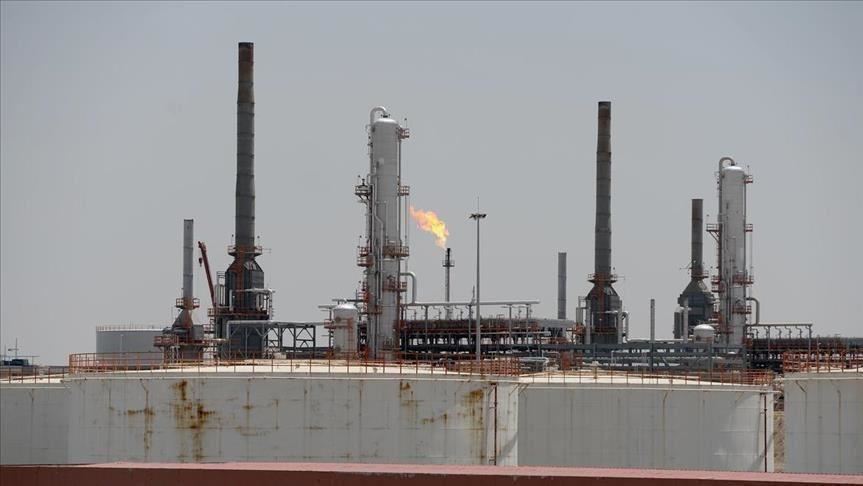 العراق يعلن تخفيضاً إضافياً لإنتاج النفط بـ400 ألف برميل يومياً 