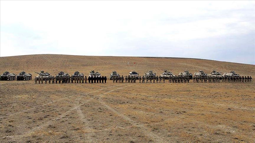 Türkiye ve Azerbaycan'ın tatbikatında helikopter ve zırhlı araçlarla operasyon yapıldı