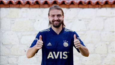 Fenerbahçe Caner Erkin'i transfer etti