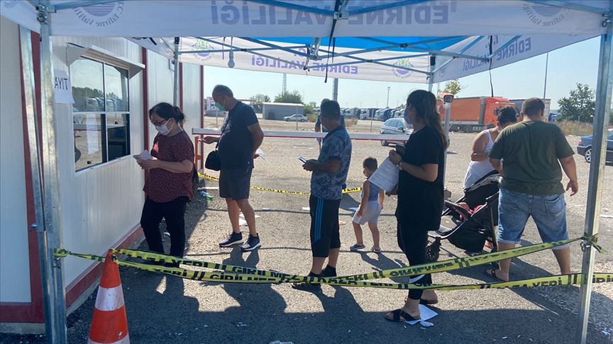 Gurbetçilere 'sınır kapısında beklememek için konoravirüs testini memleketinizde yaptırın' tavsiyesi 