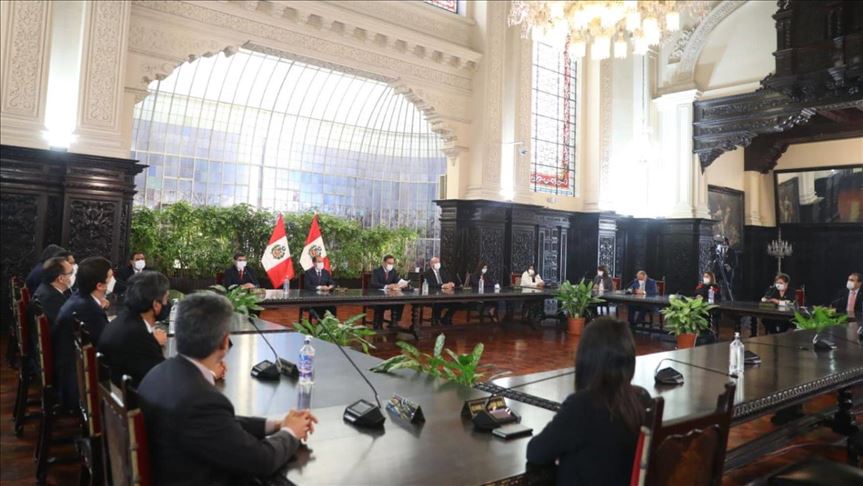 El presidente de Perú juramentó a cuatro nuevos ministros