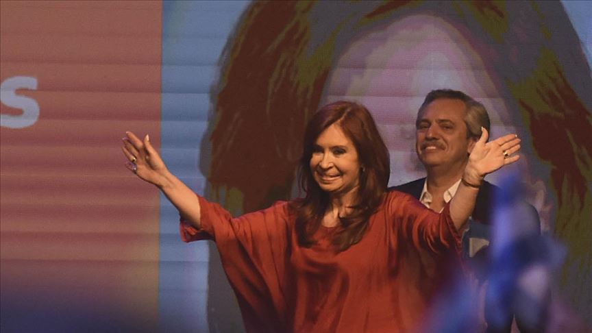 Expresidenta argentina Cristina Fernández de Kirchner se enfrenta a Google 
