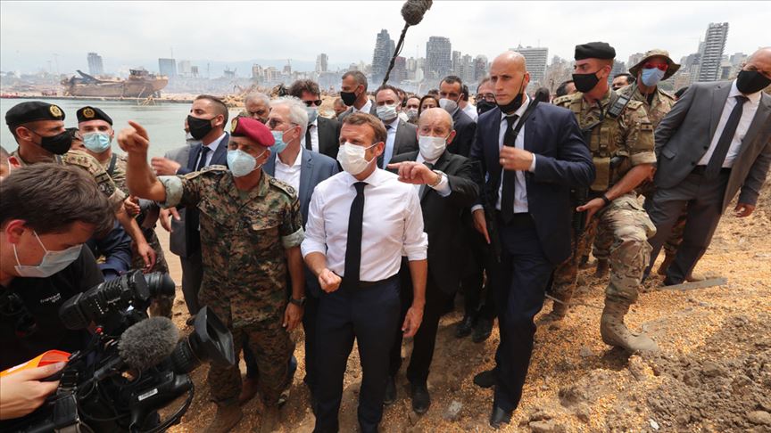 Macron Beyrut ziyaretinde 'sömürgeci söylem' kullanmakla eleştiriliyor