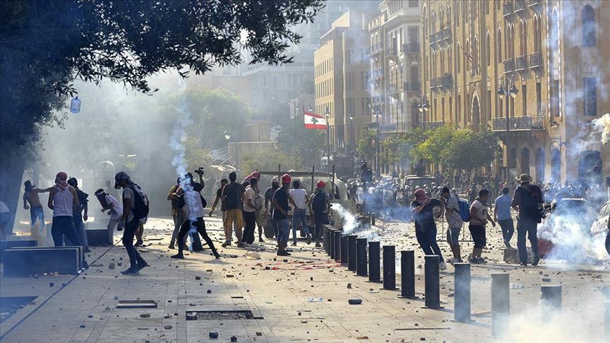 Tokom protesta u Bejrutu poginula jedna, povrijeđeno 238 osoba 