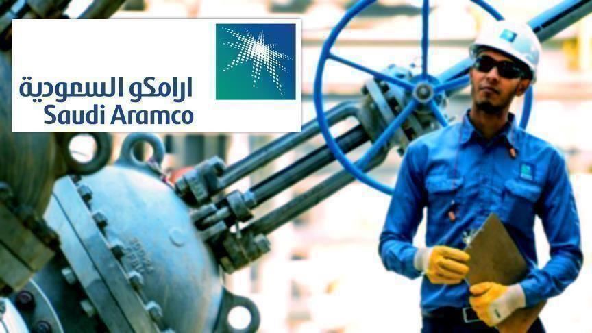 أرباح "أرامكو السعودية" تهبط للنصف في 6 أشهر