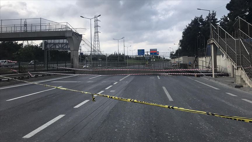 Eyüpsultan'da yaya üst geçidi çöktü