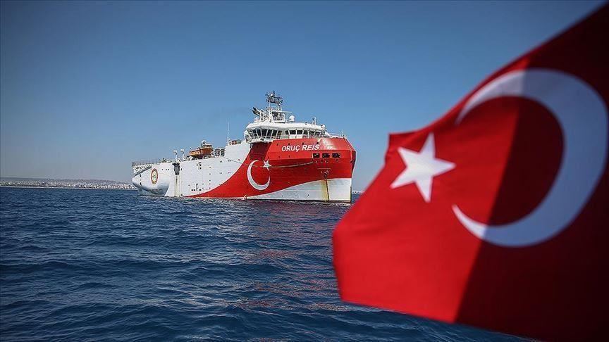 سفينة "أوروتش رئيس" التركية تستعد للإبحار قبالة جزيرة قبرص
