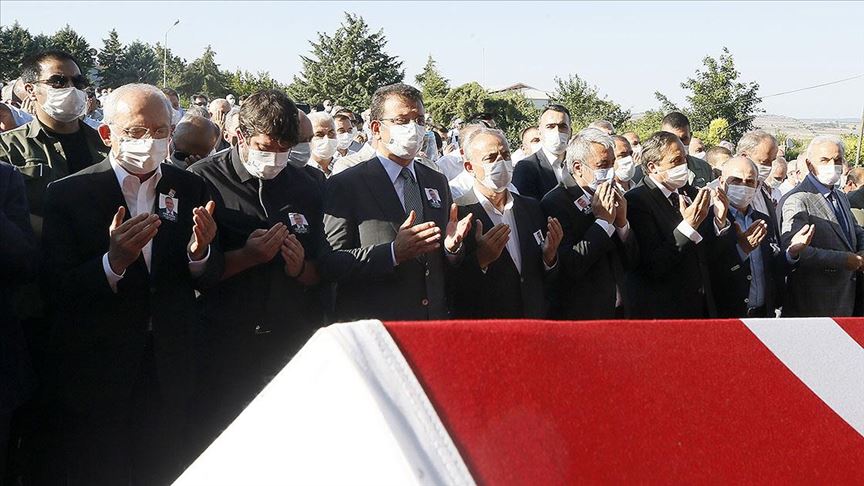 Kılıçdaroğlu, eski Çatalca Belediye Başkanı'nın cenaze törenine katıldı