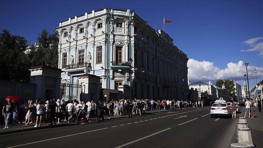 Belarus’taki izinsiz protestolarda yaklaşık 3 bin kişi gözaltına alındı