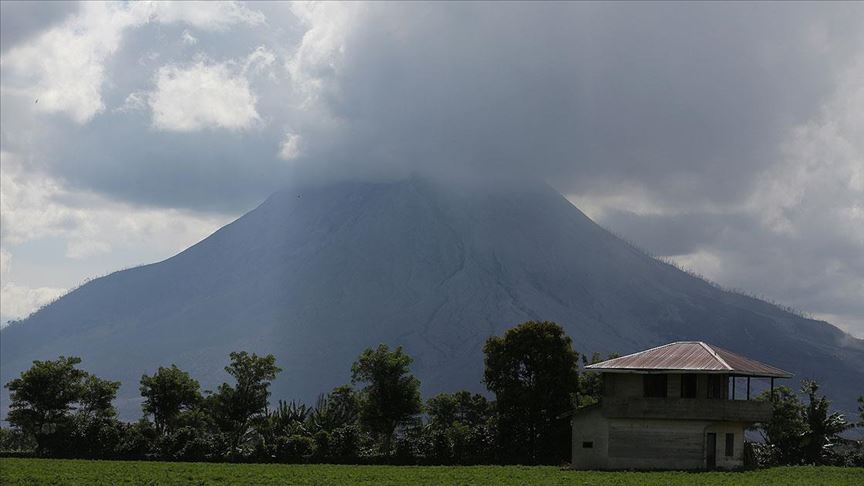 Endonezya'da yanardağ uyarısı