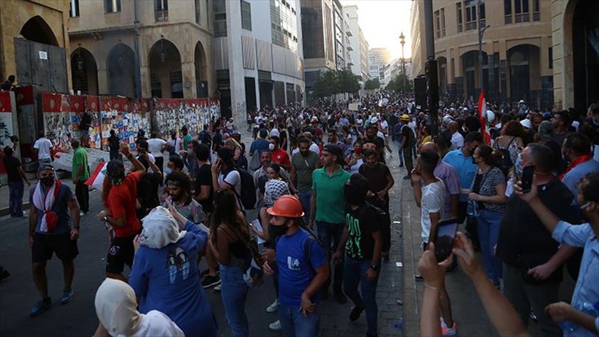 Security forces clash with protestors in Beirut