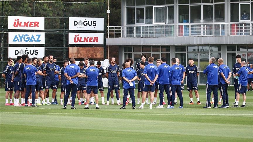 Fenerbahçeli futbolcular hız ve laktat testinden geçti