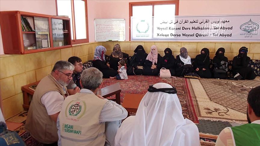 "الإغاثة التركية" تطلق دورات لتدريس العلوم الدينية شمالي سوريا