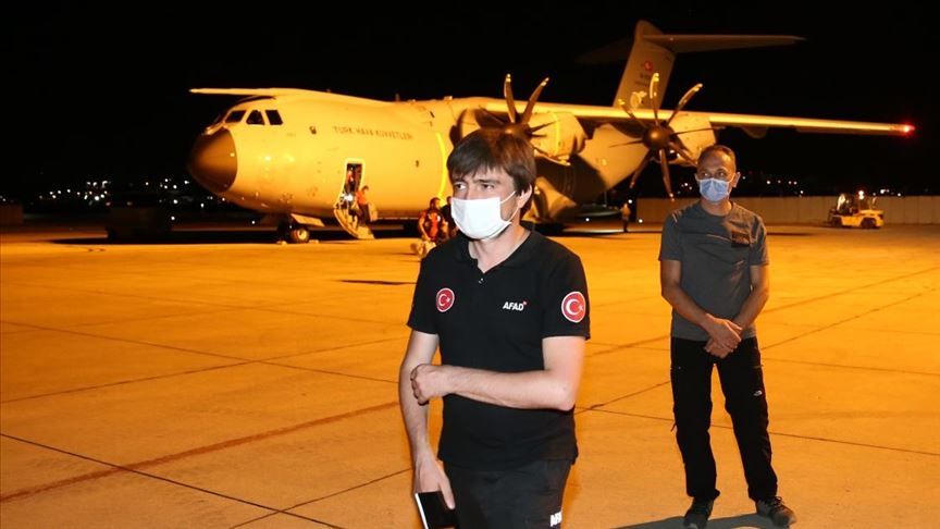 Lübnan'da görev yapan arama-kurtarma ekipleri yurda döndü