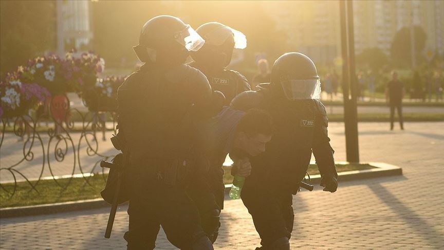 Bjellorusi, në ditën e tretë të protestave arrestohen mbi 1.000 persona