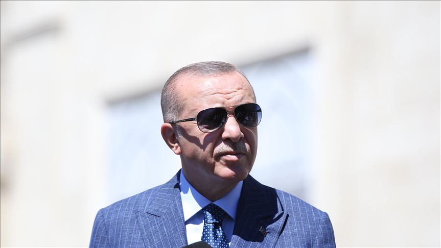 Serokomar Erdogan bertek nîşanî Mîrektiyên Yekbûyî yên Ereb da