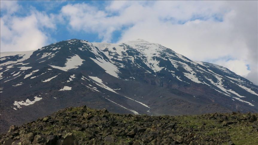Los climas desértico y polar conviven en el monte Ararat, al este de Turquía 