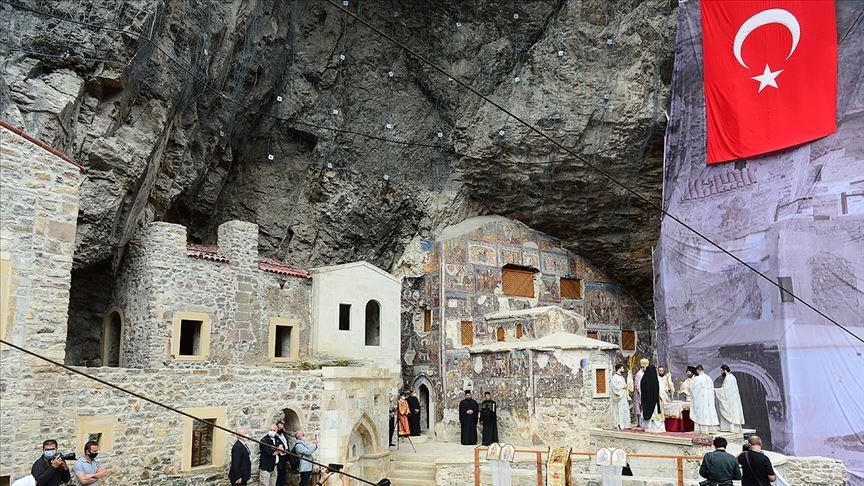 برگزاری آیین مذهبی مسیحیان ارتدکس در صومعه سوملا