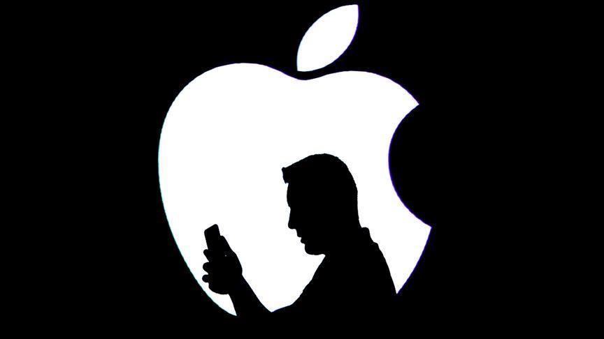 Apple becomes first US company to hit $2T market cap