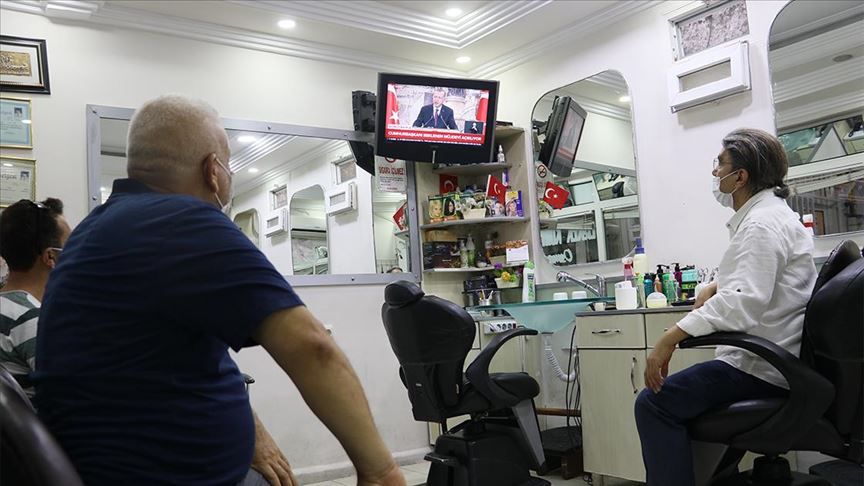 Cumhurbaşkanı Erdoğan'ın 'müjde' açıklamasını vatandaşlar ilgiyle izledi