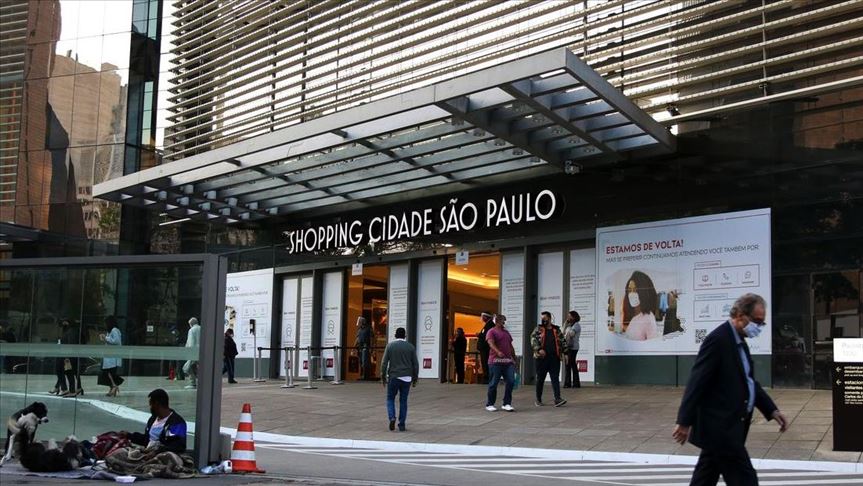 Brasil: la ciudad de Sao Paulo permitirá funcionamiento de centros comerciales ocho horas diarias