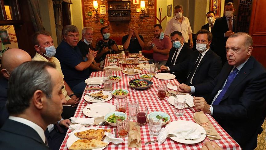 Cumhurbaskani Erdogan Uskudar Daki Bir Restoranda Yemek Yedi