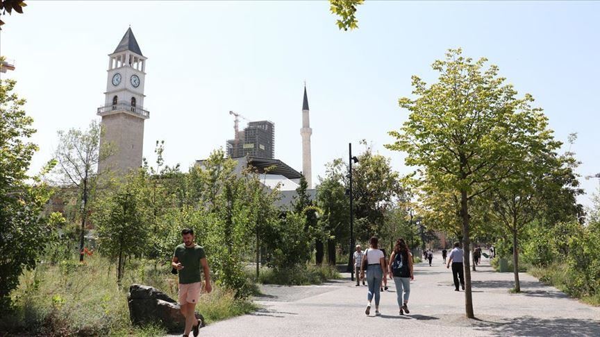 Kulla e Sahatit, monumenti simbol i Tiranës