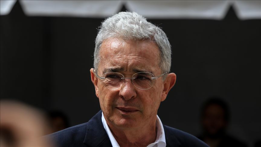 Corte en Colombia ordenó practicar pruebas en caso que relacionaría a Álvaro Uribe con masacres