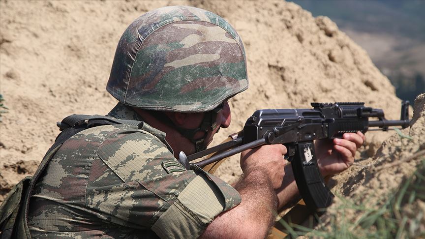 Azerbaycan askerleri Ermenistan ordusunun keşif timinin komutanını esir aldı