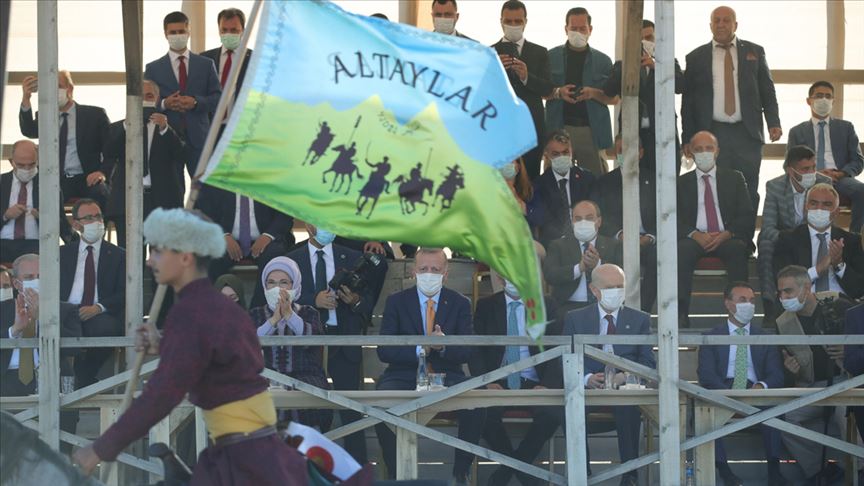 Cumhurbaşkanı Erdoğan, Ahlat'taki etkinlikleri izledi