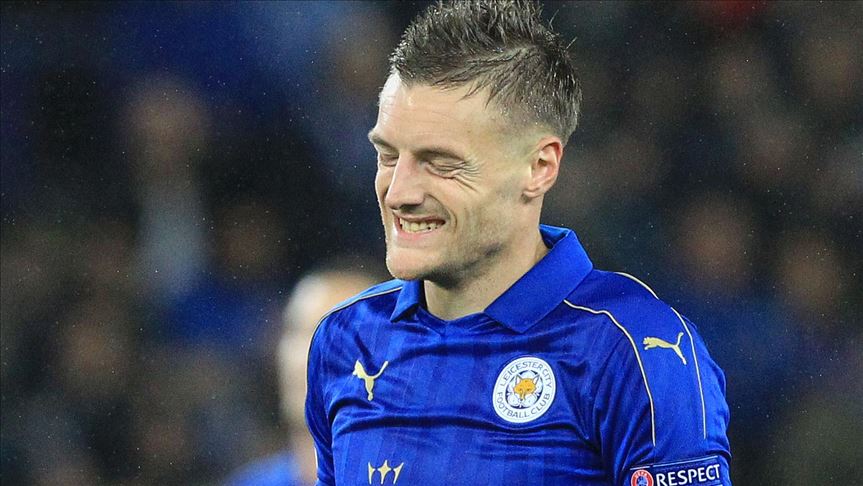Leicester City extend Jamie Vardy's deal until 2023