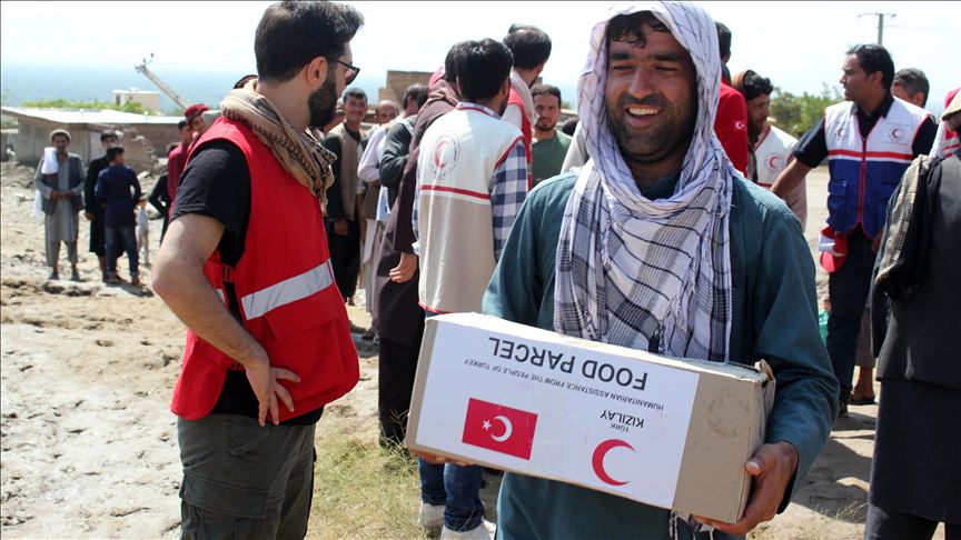 هلال احمر ترکیه به کمک سیل‌زدگان پروان افغانستان شتافت
