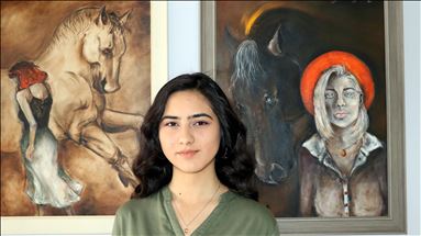 Prometedora pintora turca de 16 años ha abierto siete exposiciones en tres años