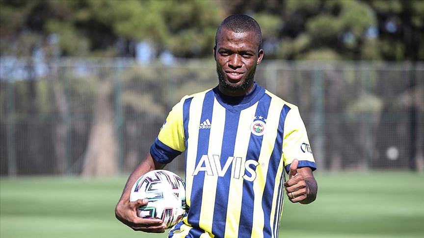 Fenerbahce Nin Yeni Transferi Valencia Cok Mutluyum Buyuk Bir Kulube Geldim