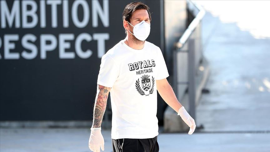 Messi, Barcelona'da kalma seçeneğini değerlendiriyor 