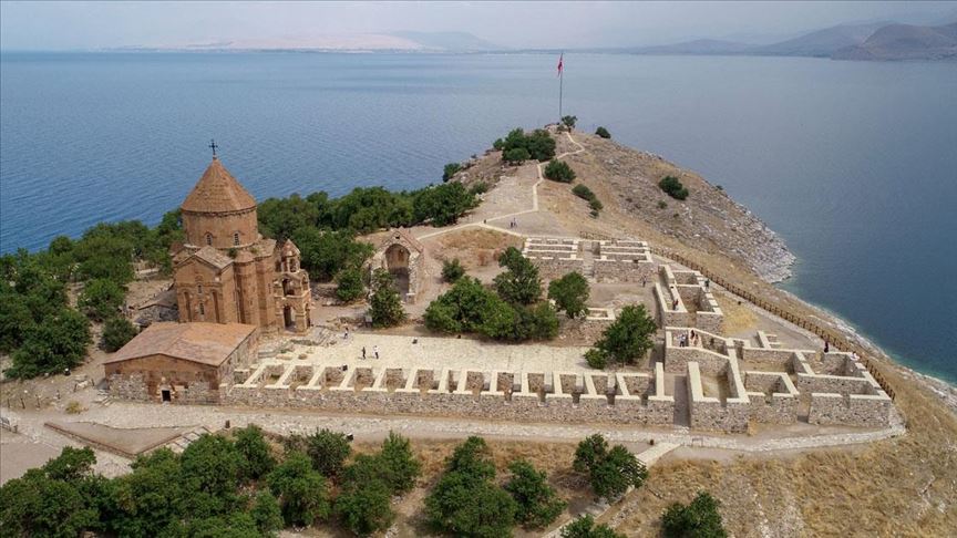 Akdamar Kilisesi'ndeki 8. ayin Kovid-19 tedbirleri altında yapılacak