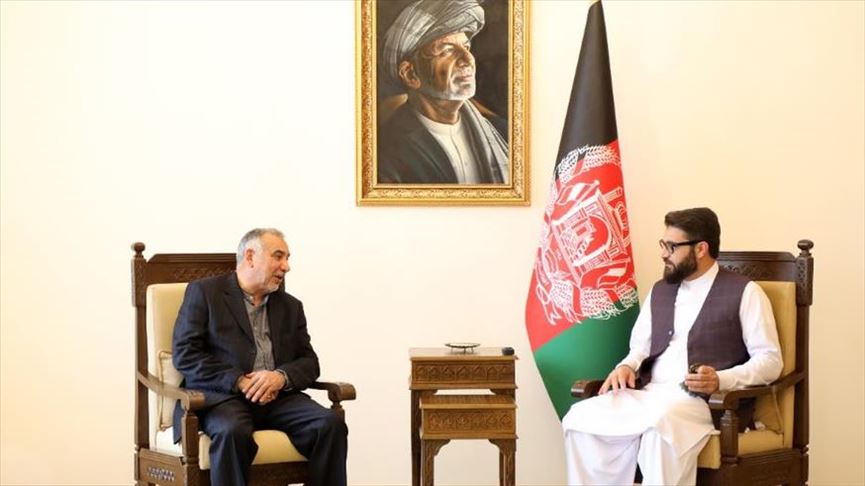مشاور امنیت ملی افغانستان با نماینده ویژه ایران در کابل دیدار کرد
