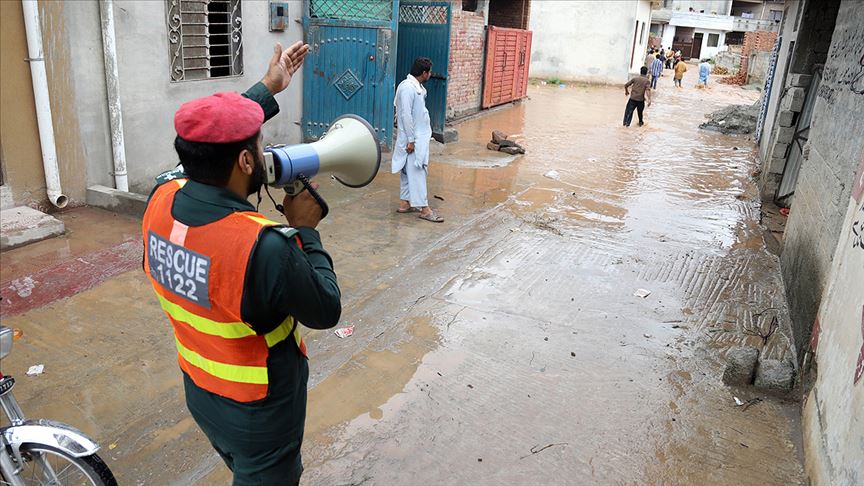 Pakistan'daki aşırı yağışlarda ölü sayısı 48'e yükseldi 