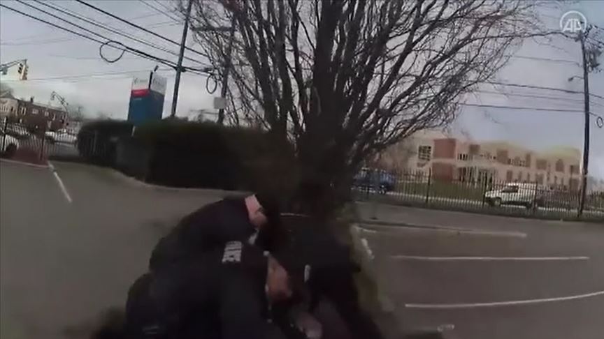 ABD'de polisin gözaltısı esnasında hayatını kaybeden gencin ailesi görüntüleri yayınladı